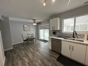 Entire Townhome| Near Hwy 2, YEG Airport & Outlets - Image 5