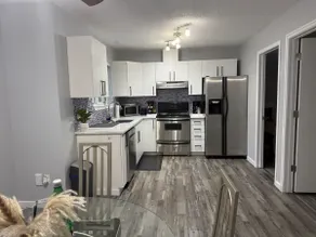 Entire Townhome| Near Hwy 2, YEG Airport & Outlets - Image 4