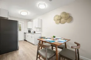 Cozy 1BR • Free Parking • Near SoCo & Downtown - Image 3