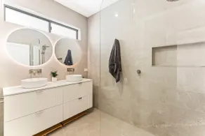 Seastays Merewether - 3 Minute Walk to the Beach - Image 5