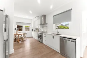Seastays Merewether - 3 Minute Walk to the Beach - Image 3