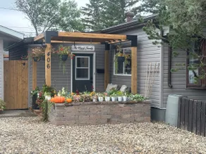4BR Hot Tub Home • 10 Min to Saskatoon - Image 3