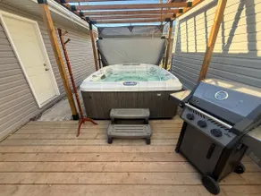 4BR Hot Tub Home • 10 Min to Saskatoon - Image 5