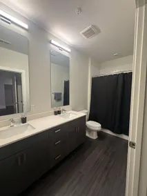 Modern 2BR Walk to OTR/The Banks - Image 4