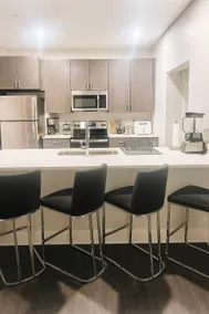 Modern 2BR Walk to OTR/The Banks - Image 2