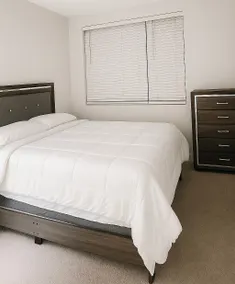 Modern 2BR Walk to OTR/The Banks - Image 3