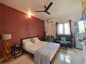 Sunny Nook Studio Penthouse HSR | LiviGo Stays - Image 4