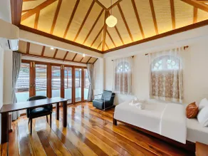 Baan Laya 1600sqm 6 Bedroom Luxury Pool Garden Villa - Central Weekend Night Market Phuket Old Street Central Mall - Image 4