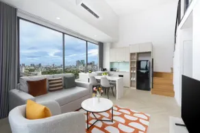 Rama9 Two-Bedroom Duplex LOFT with Bathtub A1 / Accommodates 5 People / Rooftop Pool / Near RCA / Near Train Night Market / Near Tonglor - Image 2