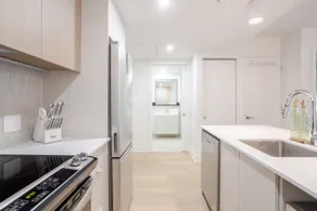 Stylish Living in MTL | Rooftop BBQ Retreat - Image 4