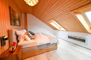 Private Spa Loft Whirlpool Sauna Hamam/Steam Bath - Image 2