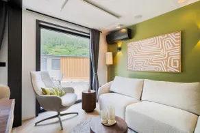 Luxury Wooden Lodge with Terrace and Alpine Views - Image 4