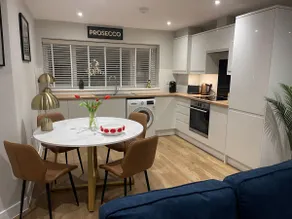 Luxury New-Build 2-Bed House Nr Science Park - Image 3