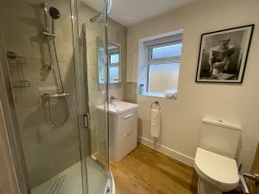Luxury New-Build 2-Bed House Nr Science Park - Image 4