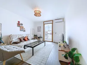 Apartment with terrace 100 m from Paris - Image 2