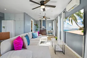 Highland Park Bungalow | Hot Tub + Hillside Views - Image 2