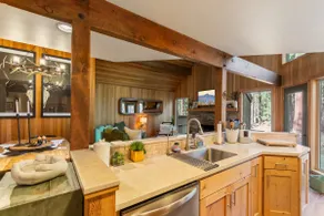 Black Butte Cabin | Hot Tub | 2 Kings | Pets OK - Image 5