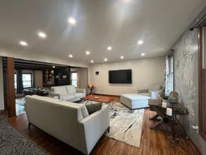 East Amherst Colonial Gem | Sleeps 8 | 2 parking - Image 2