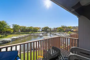 2BR-1BA, Sleeps 7 | Relaxing Lakeside Stay - Image 4