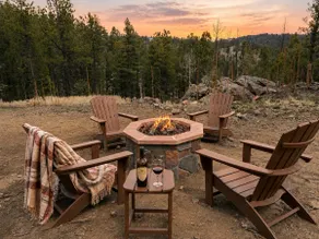 Bailey Overlook Lodge: HotTub|GameRm|MovieTheater - Image 4