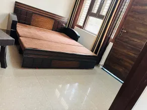 4BHK Big Group Stay |AC-WiFi-Balc-VegMeal-NrTemple - Image 4