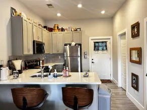 Modern Midtown Studio w/ Balcony & Private Parking - Image 3