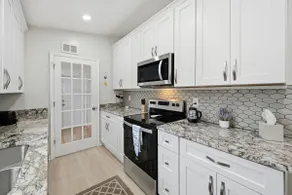 Amazing Oasis*Union Lake*Lakehouse*Hot Tub*5-Stars - Image 5
