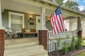 Spacious Bungalow close to downtown - Image 3