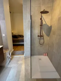 Central Luxury Stay in Antwerp - Image 2