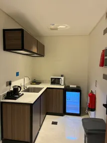 Suite Room and Lounge 301 - Image 5
