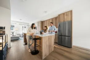 Stylish 4BR Townhome•with Parking•NearGO•30 min DT - Image 5
