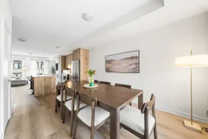 Stylish 4BR Townhome•with Parking•NearGO•30 min DT - Image 5