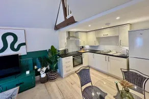 Stunning Flat next to Cathedral - Pass the Keys - Image 3