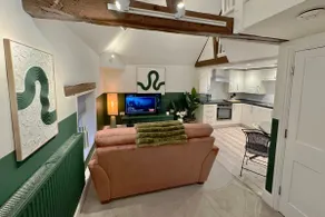 Stunning Flat next to Cathedral - Pass the Keys - Image 5