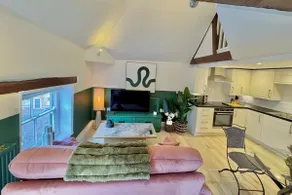 Stunning Flat next to Cathedral - Pass the Keys - Image 4