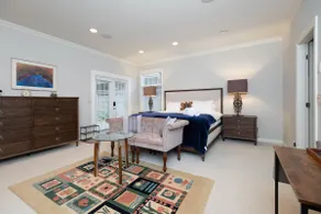 Elegant Studio – Minutes from Airport & Steveston - Image 2