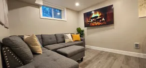 Beautiful Private 2 Bdrms & Living Space New Reno - Image 4
