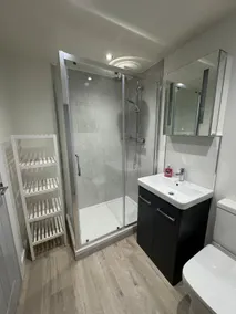 Cosy Modern 2 Beds Chorley Center - Image 3