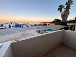 Shoreline Condo 5 Desert Oasis Free Wifi, Cool AC - Image 3