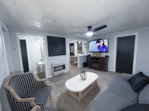Quaint & Cozy in the Fort! Outdoor movie, fire pit - Image 2