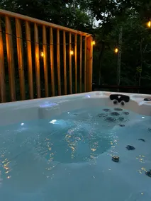 “Maple” Romantic Cabin w/Hot Tub• Near Tappan Lake - Image 3