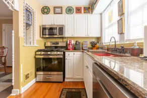 Spacious 4Bedroom Pet-Friendly Townhome –Sleeps 10 - Image 3