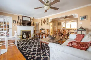 Spacious 4Bedroom Pet-Friendly Townhome –Sleeps 10 - Image 2