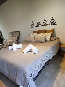 Smart Stay in Pilar: Industrial Style with Garage - Image 3