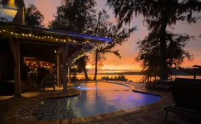 Luxury Waterfront Retreat |Pool-Hot Tub-Sleeps 12+ - Image 2