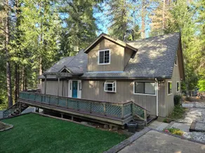 Cascade Retreat, Hot Tub, Fire Pit, and More! - Image 3