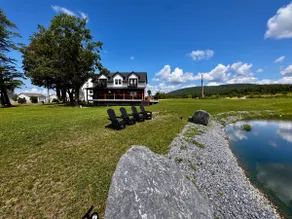 VT Luxury Farmhouse | 5 Suites • Pond • Game Room - Image 5
