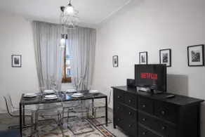 The Nazario Hideout roomy space near Aquarium - Image 4