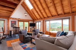 Beautiful 4 Bedroom Cabin by Spruce Lake - Image 2