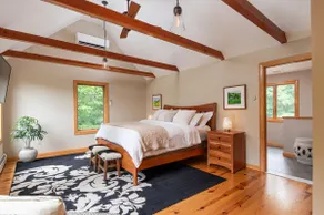 Beautiful 4 Bedroom Cabin by Spruce Lake - Image 4